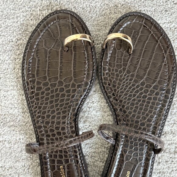 Reformation Shoes - **NEW** Reformation Cassandra Toe Ring Sandal (Size 9.5)